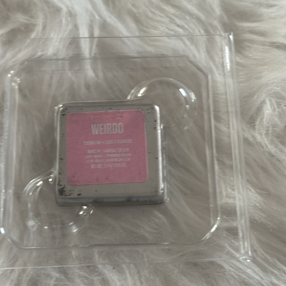 Jeffree Star single eyeshadow in Weirdo - Picture 3 of 4